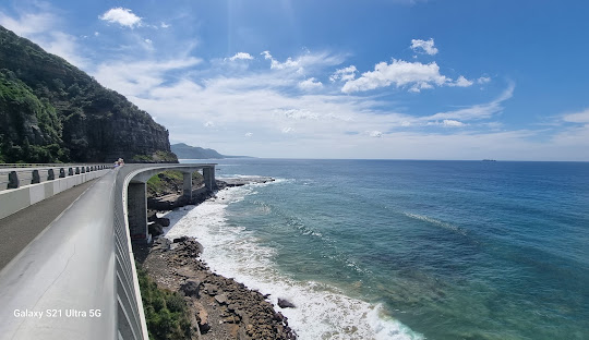 Wollongong’s Vibrant Urban Core: A Blend of Commerce, History, and Coastal Living
